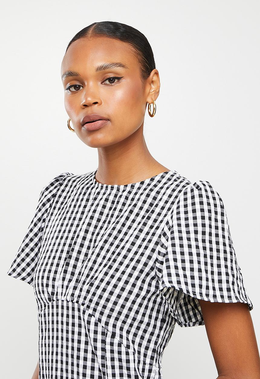 Missguided - Flutter sleeve midi gingham dress - black
