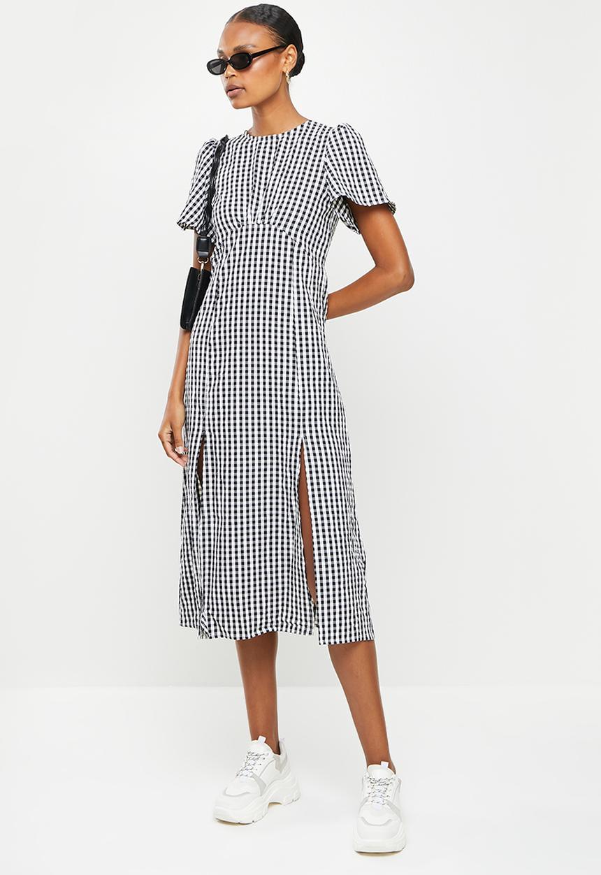 Missguided - Flutter sleeve midi gingham dress - black