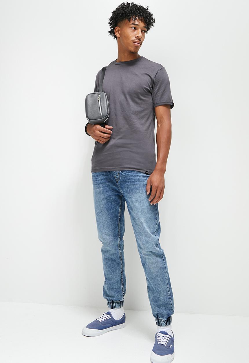 STYLE REPUBLIC - Gabe tapered fit cuff jeans - washed mid blue