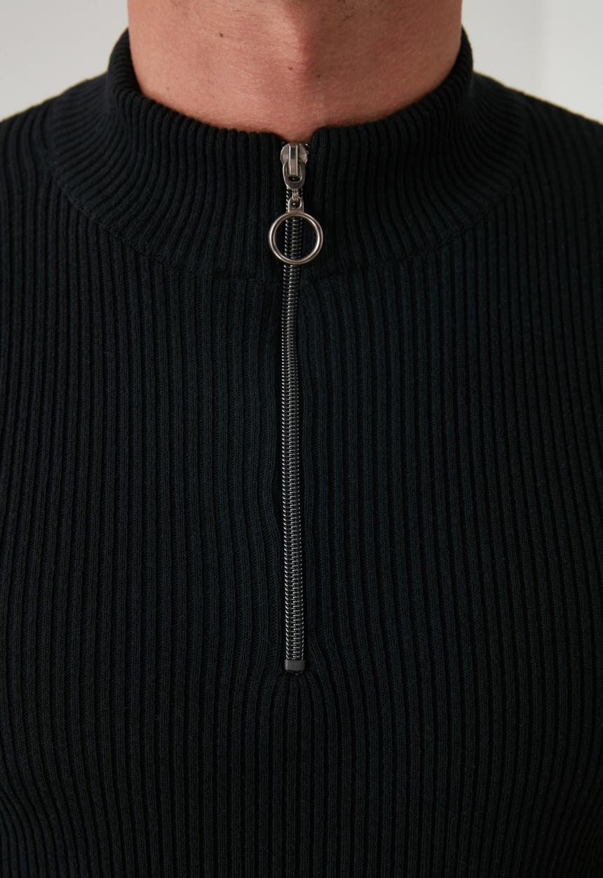 Trendyol - Jarred slim fit quarter zip knit - black