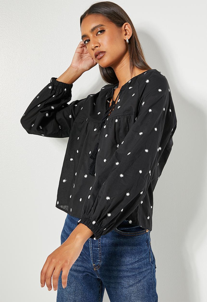 Superbalist - Embroidered puff sleeve shell - black with white 