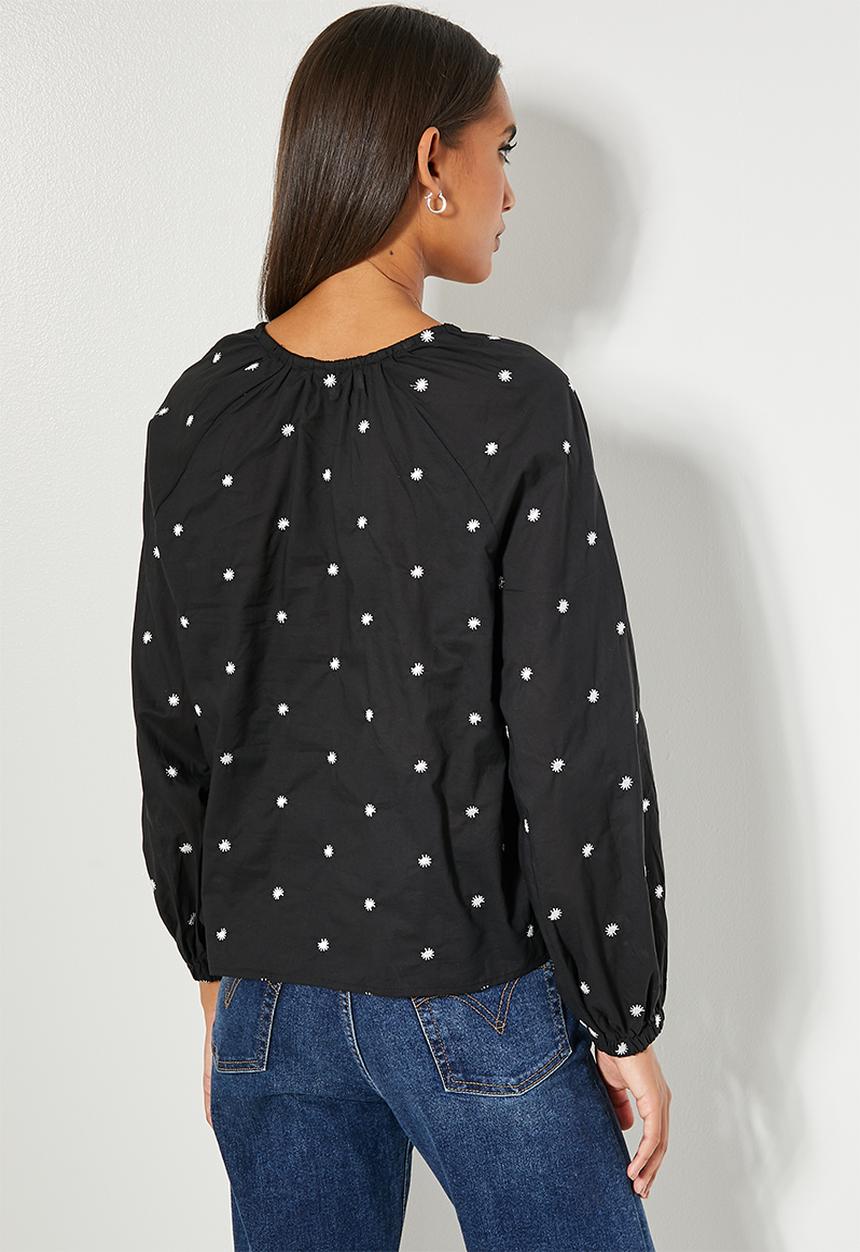Superbalist - Embroidered puff sleeve shell - black with white 