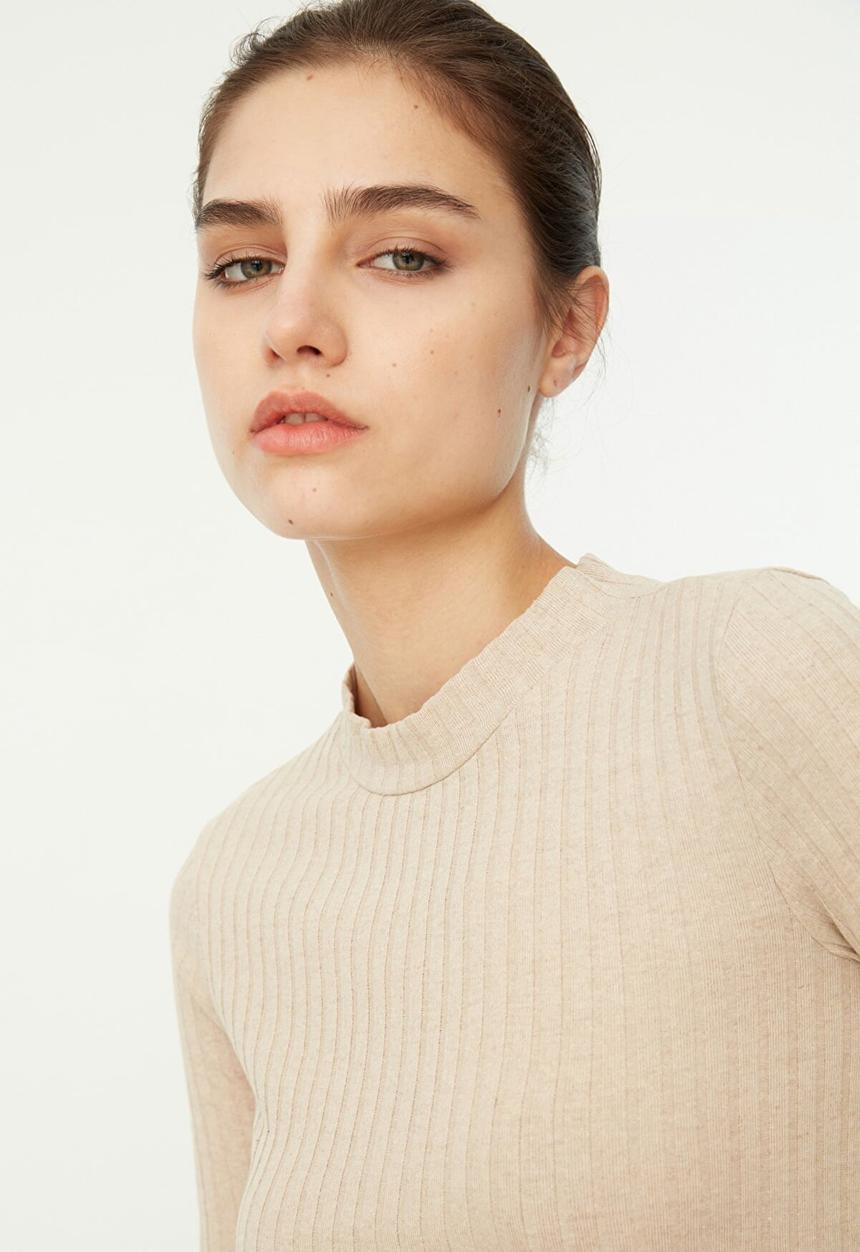 Trendyol - Round neck top - beige