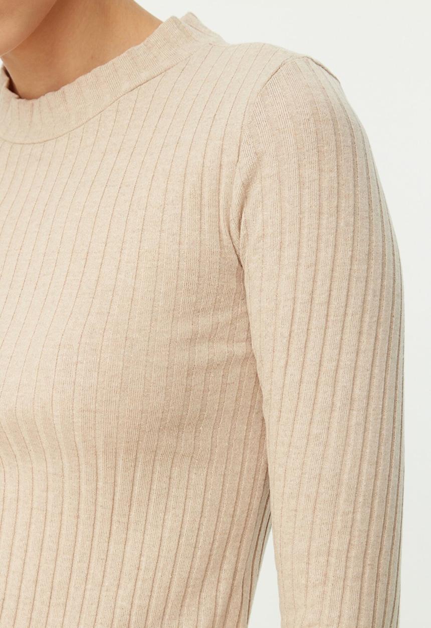Trendyol - Round neck top - beige