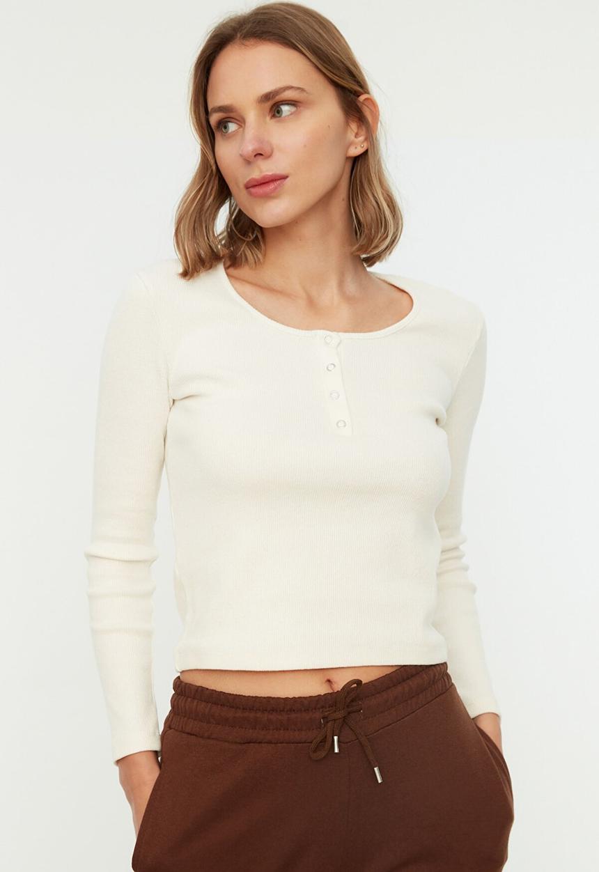 Trendyol - Collar snap fastening ribbed knitted blouse - ecru