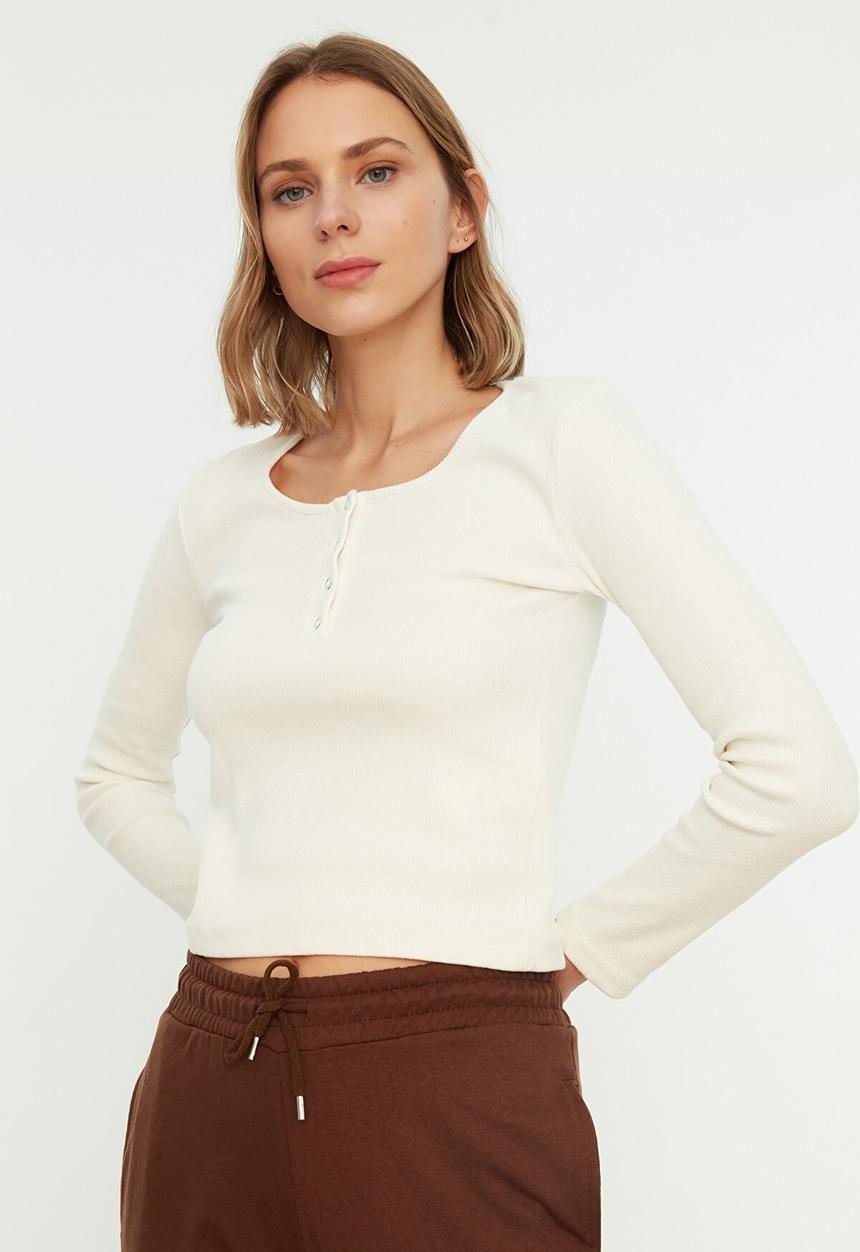 Trendyol - Collar snap fastening ribbed knitted blouse - ecru