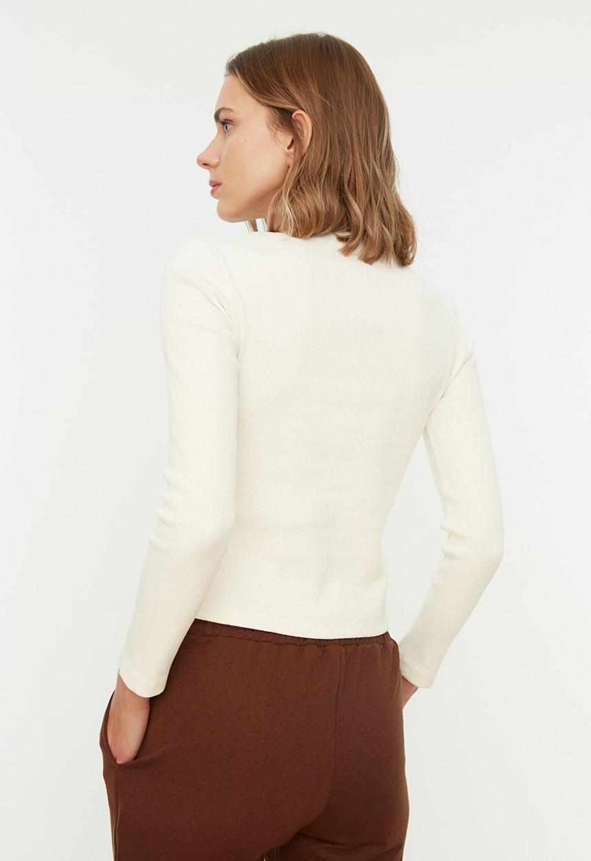 Trendyol - Collar snap fastening ribbed knitted blouse - ecru