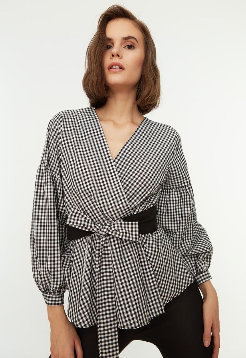 Trendyol - Checked tie detailed blouse - black