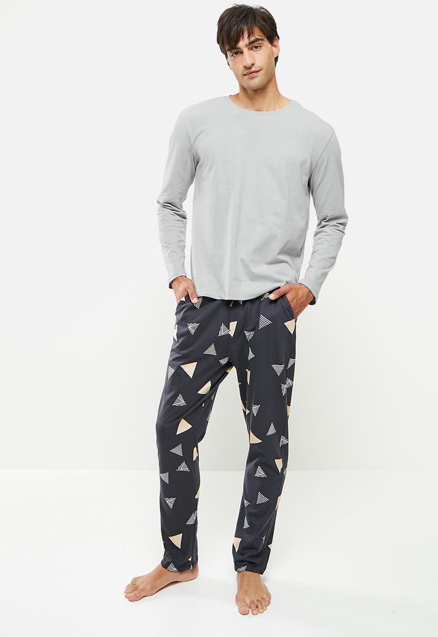 Trendyol - Triangles printed sleep set - anthracite