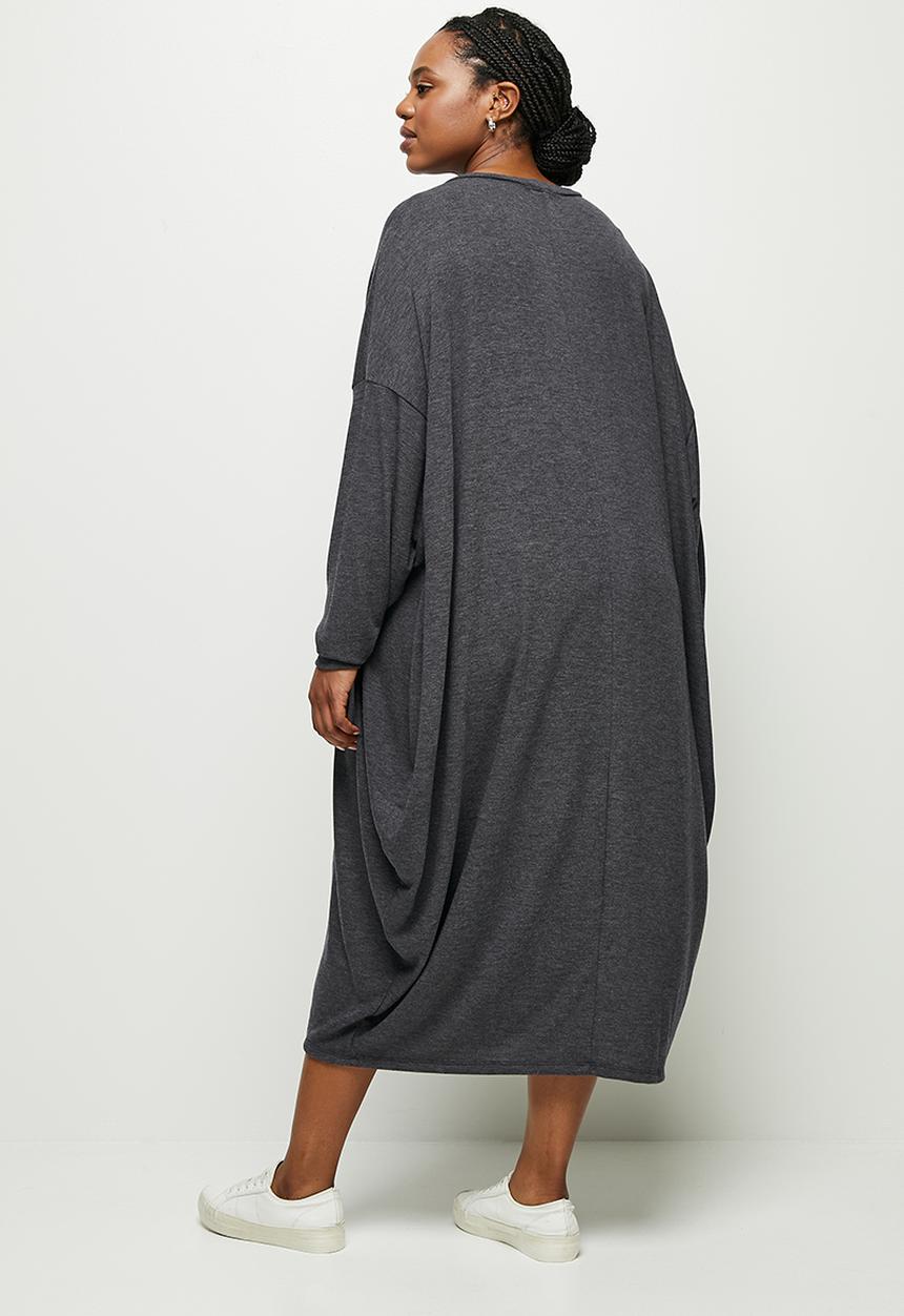 edit Plus - Cut and sew dolman sleeve dress - charcoal 