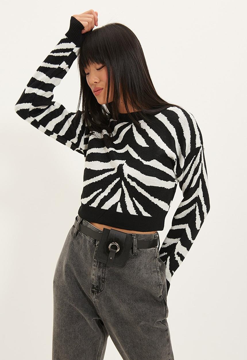 Trendyol - Crop jacquard sweater - black