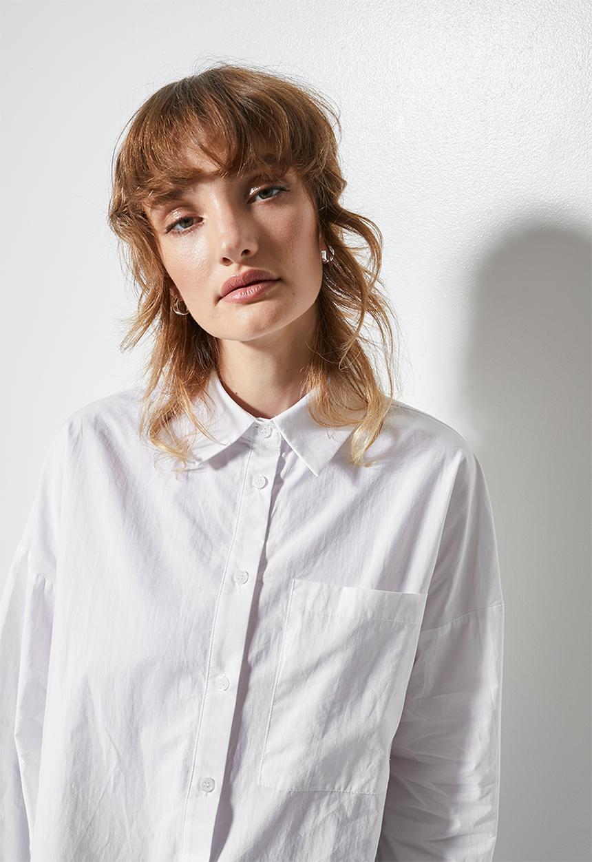 Superbalist - Cutline detail longline shirt - white