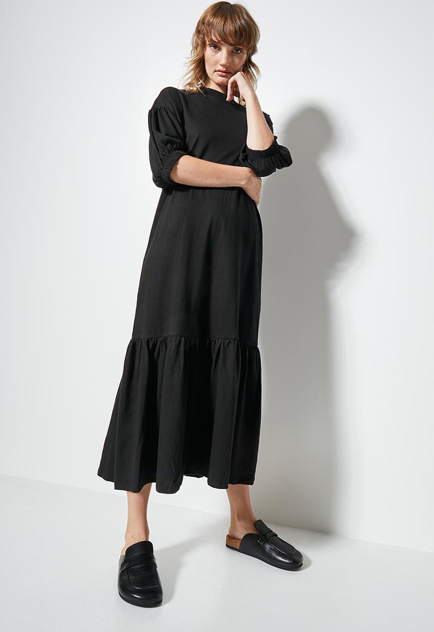 Superbalist - T-shirt dress with tier on the hem - black