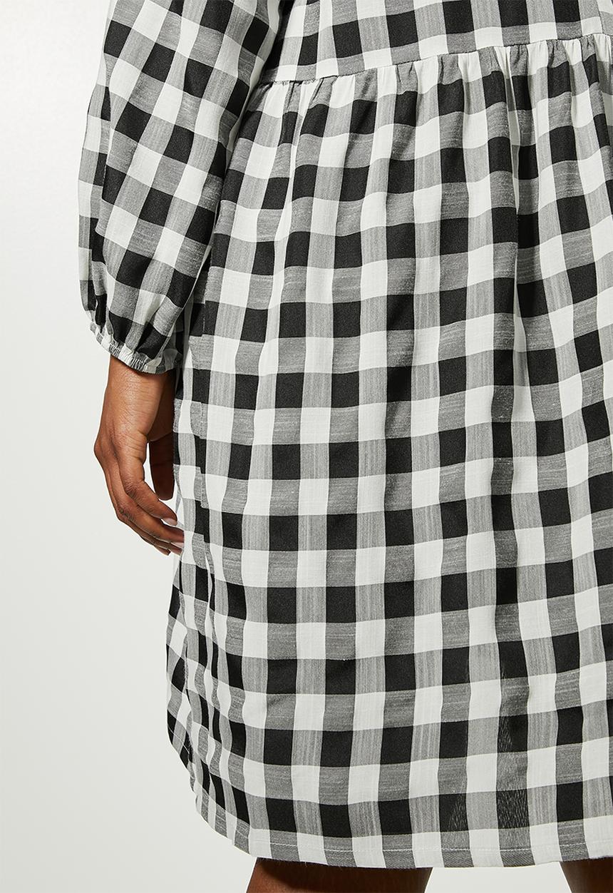 Superbalist - Waisted tier textured dress - black