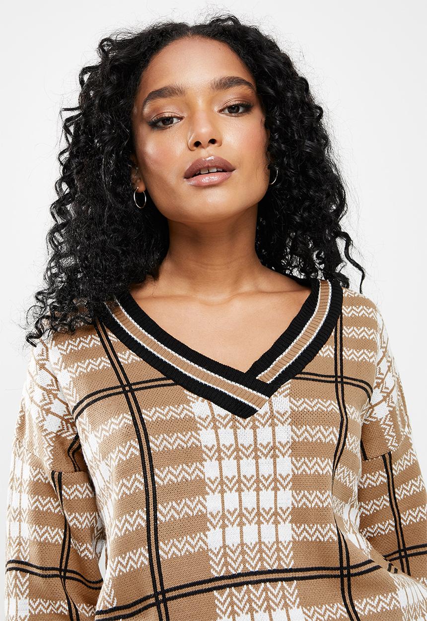 Trendyol - V neck jacquard knit sweater - camel