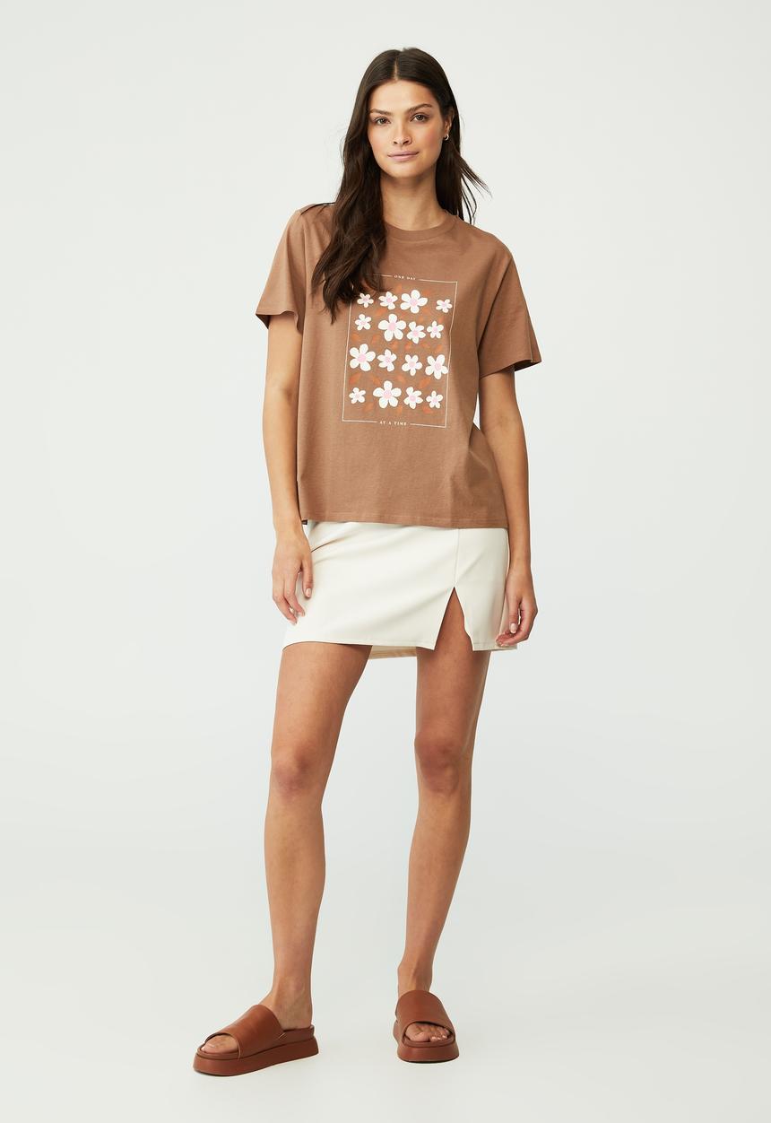 Cotton On - Regular fit graphic tee - cocoa bean 