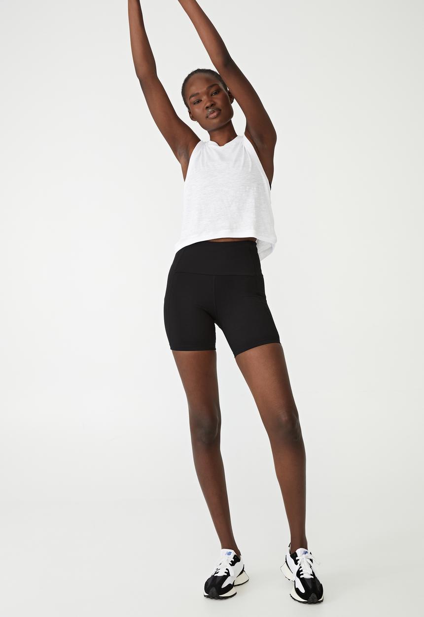 Cotton On - Compression mid length bike shorts - black
