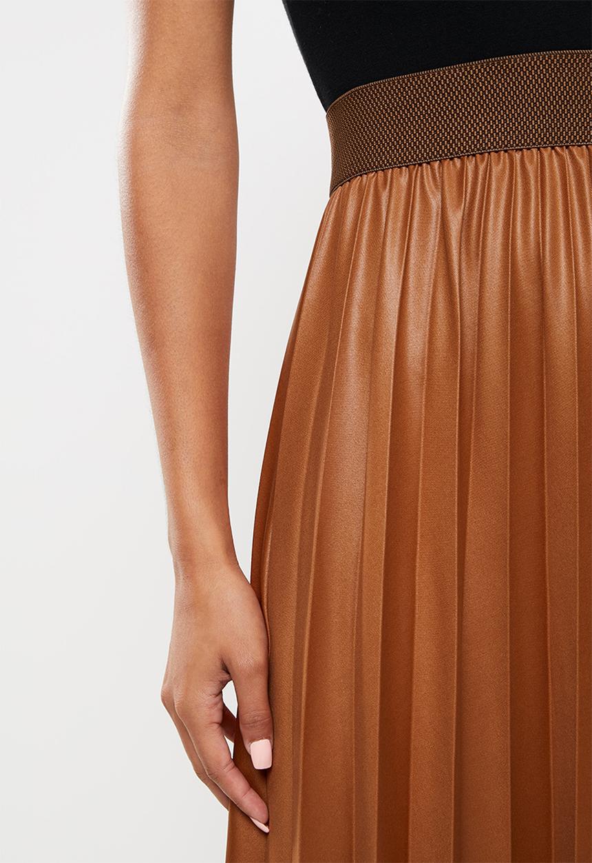 Trendyol - Shiny pleated skirt - camel