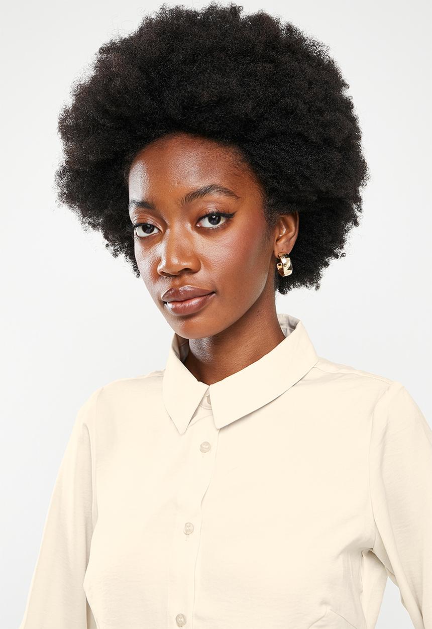 Cotton On - Fitted satin long sleeve shirt - champagne