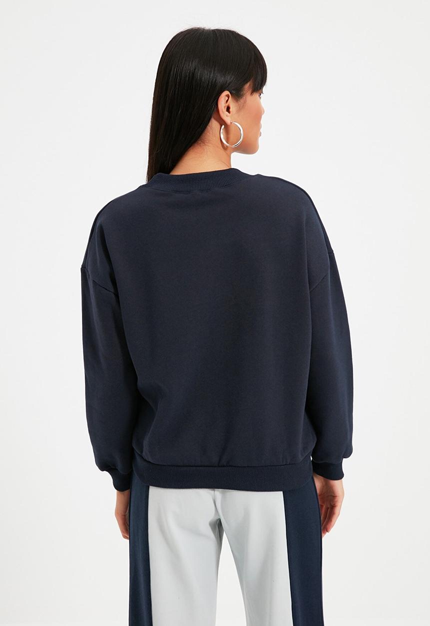Trendyol - Embroidery detail sweatshirt - navy