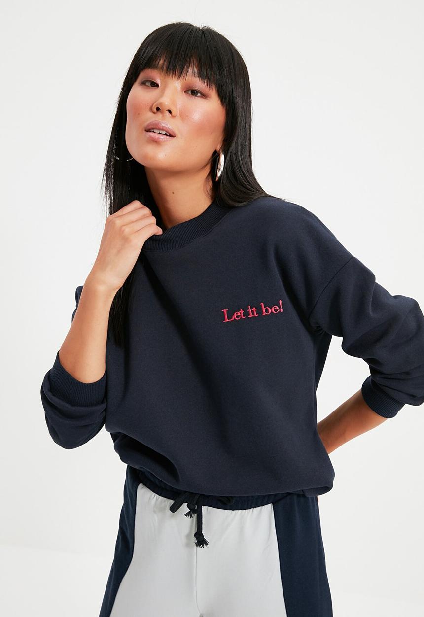 Trendyol - Embroidery detail sweatshirt - navy