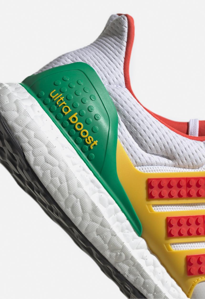 adidas Originals - ULTRABOOST DNA X LEGO® COLORS