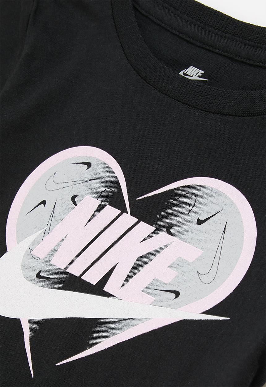 Nike - Nkg seasonal heart tee - black