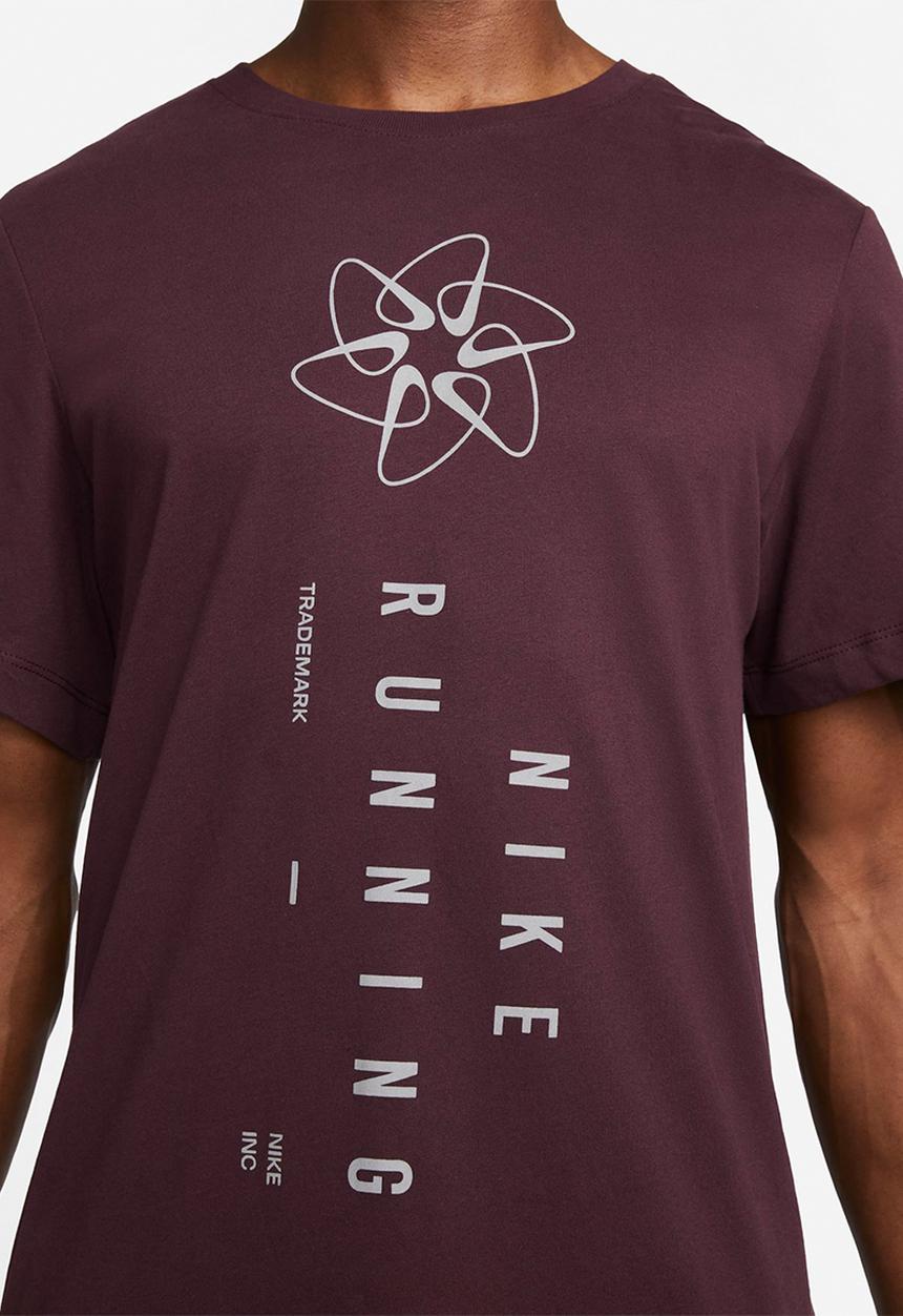 Nike - Dri-FIT Run Division T-Shirt - burgundy crush