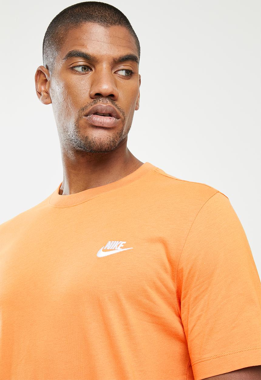 Nike - NSW Club Tee - orange hot curry
