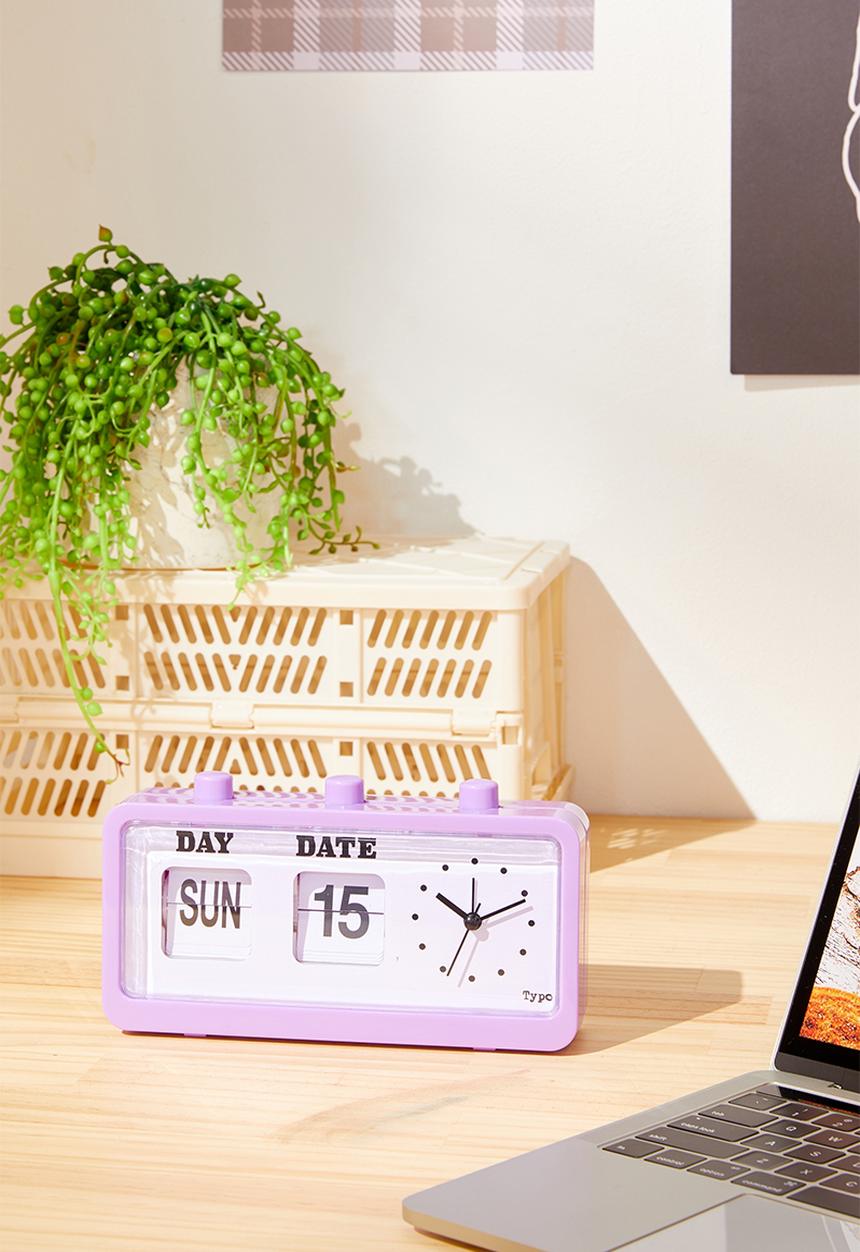 Typo - Retro flip clock - electric purple