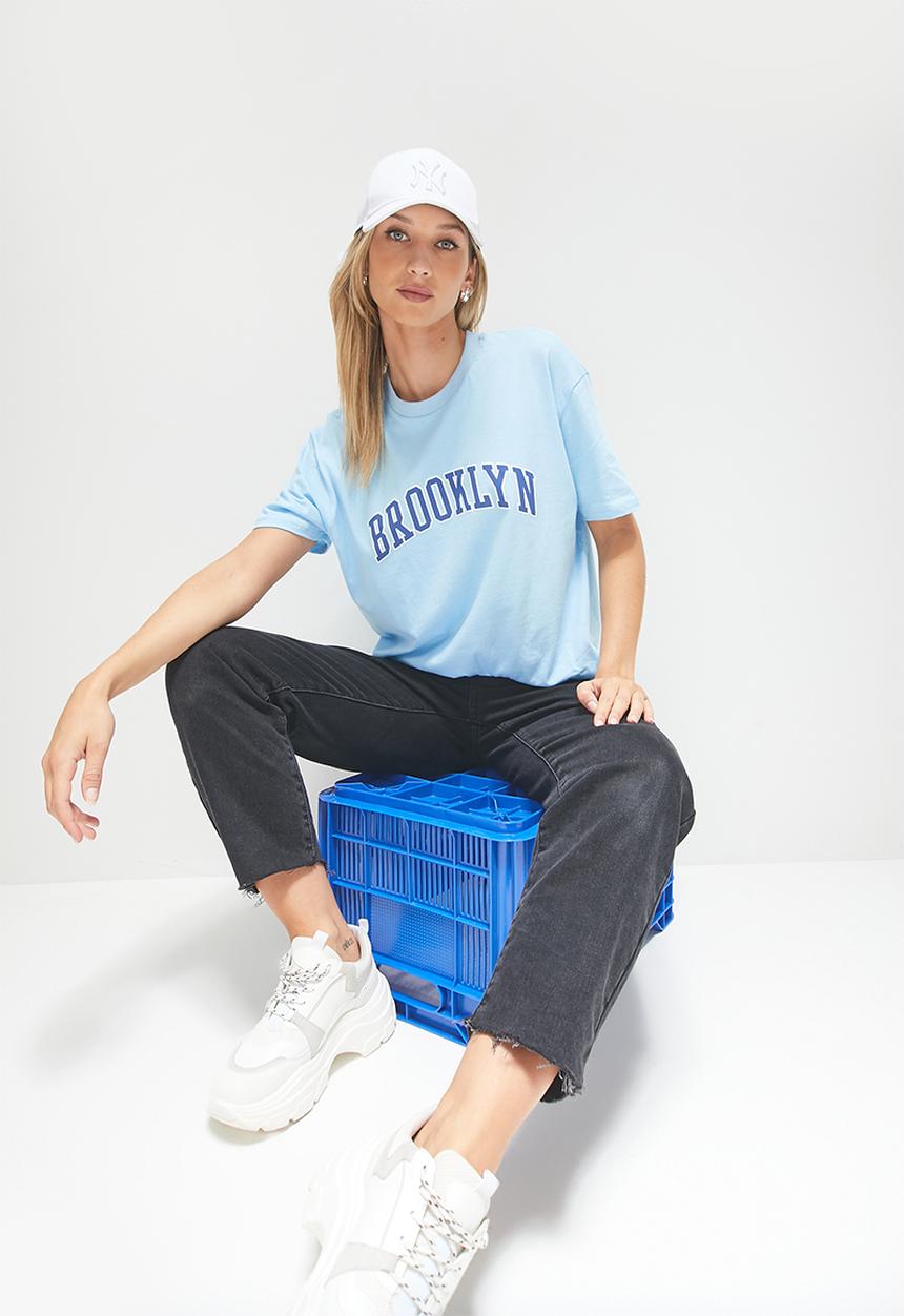 Blake - Graphic oversized tee - powder blue