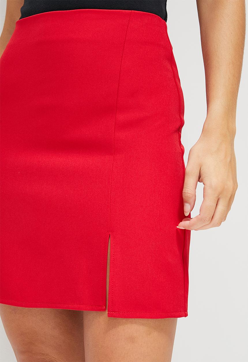 Blake - A-line mini skirt with slit - red