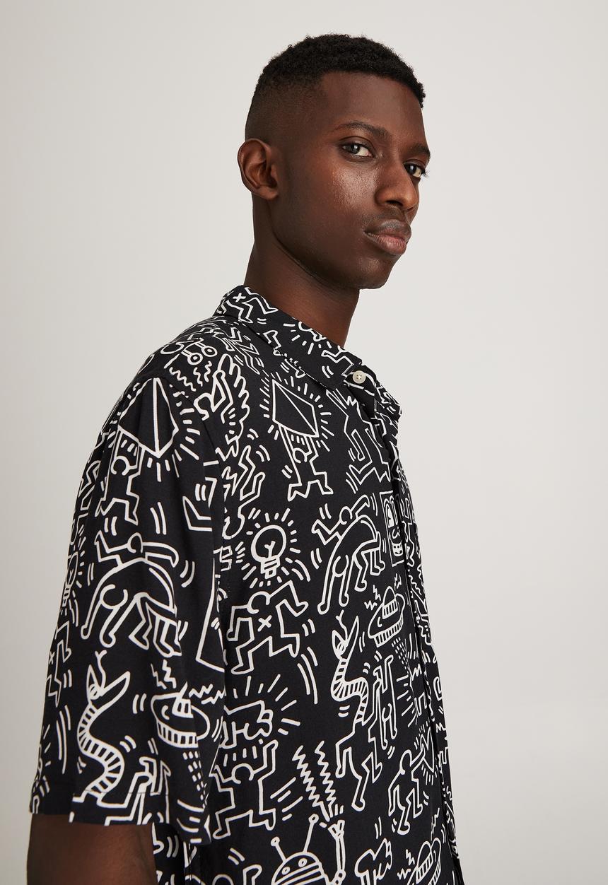 Cotton On - Keith Haring short sleeve shirt - washed black 