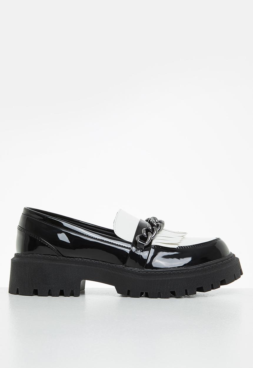 Footwork - Brianna chunky chain loafer - black & white