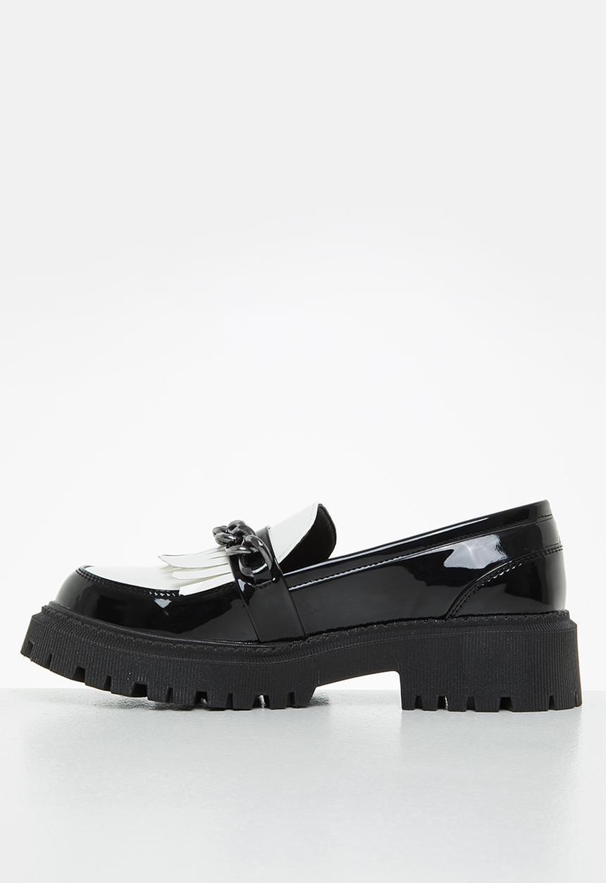 Footwork - Brianna chunky chain loafer - black & white