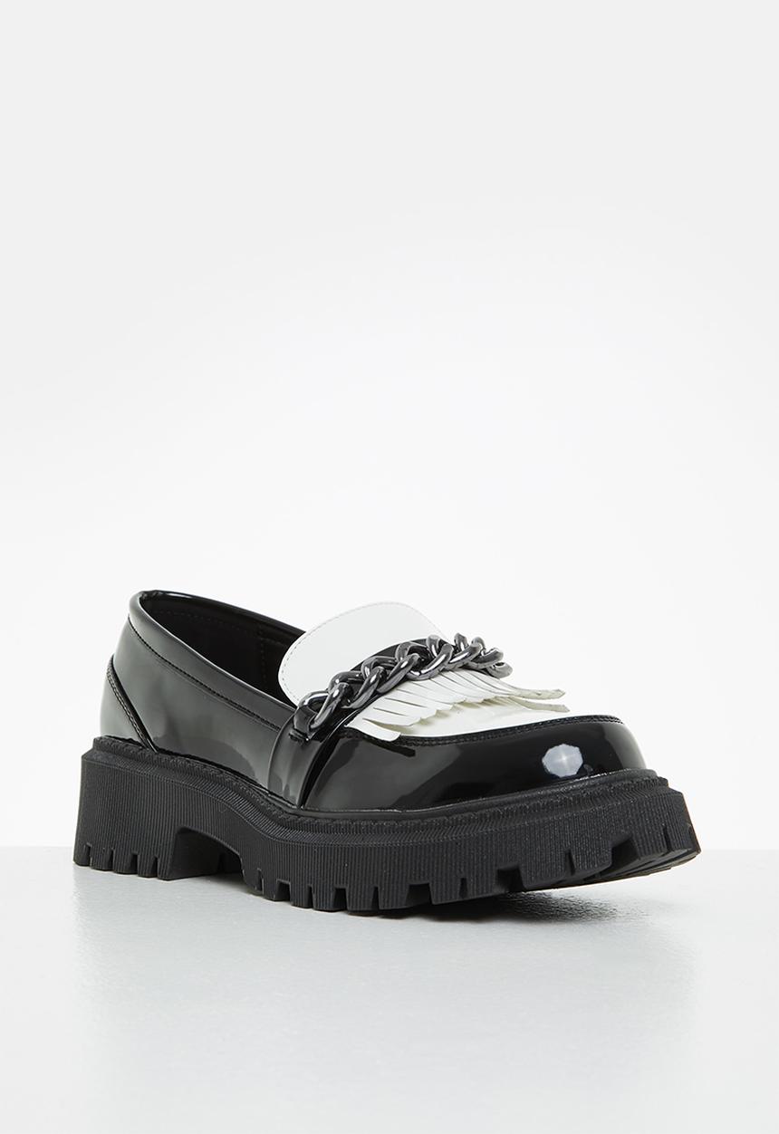 Footwork - Brianna chunky chain loafer - black & white