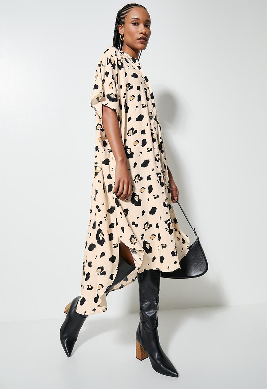 VELVET - Mandarin collar kaftan dress - neutral abstract