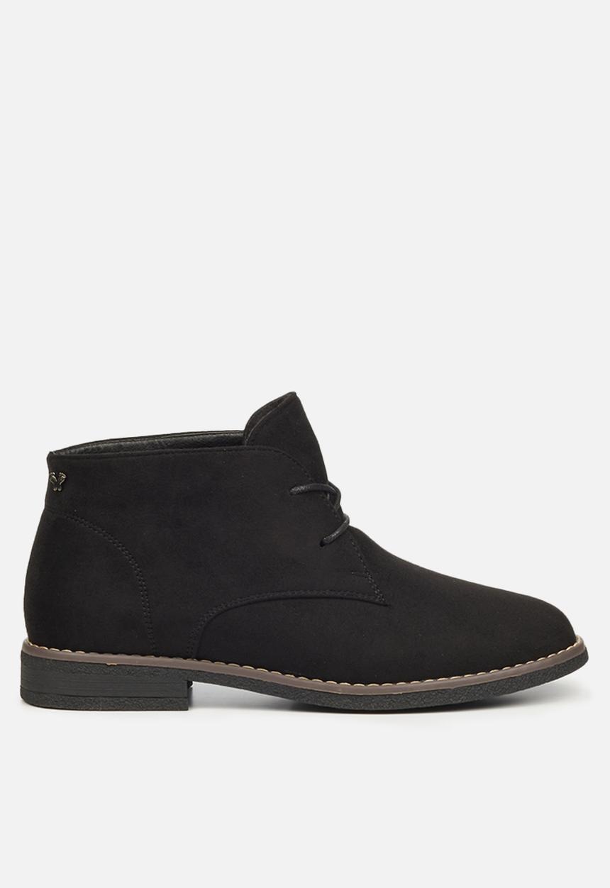 Butterfly Feet - Essex 1 suede chukka boot - black