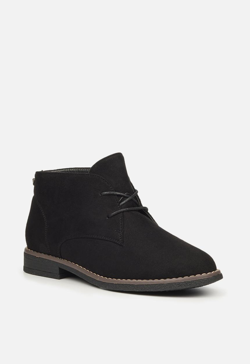 Butterfly Feet - Essex 1 suede chukka boot - black