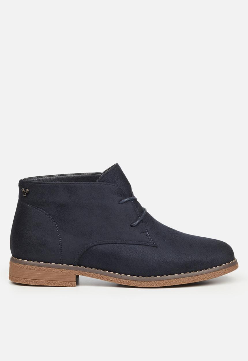 Butterfly Feet - Essex 1 suede chukka boot - navy