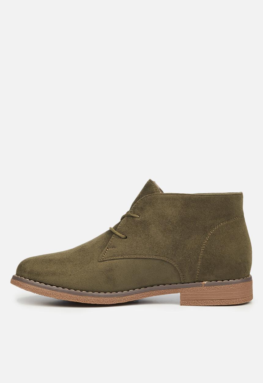 Butterfly Feet - Essex 1 suede chukka boot - olive