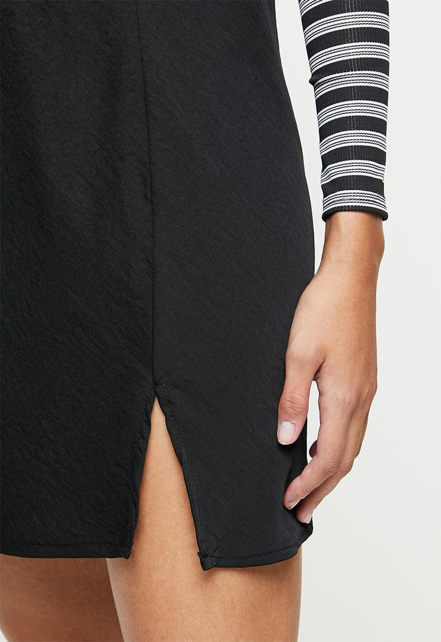 Cotton On - High waisted satin mini split skirt - black