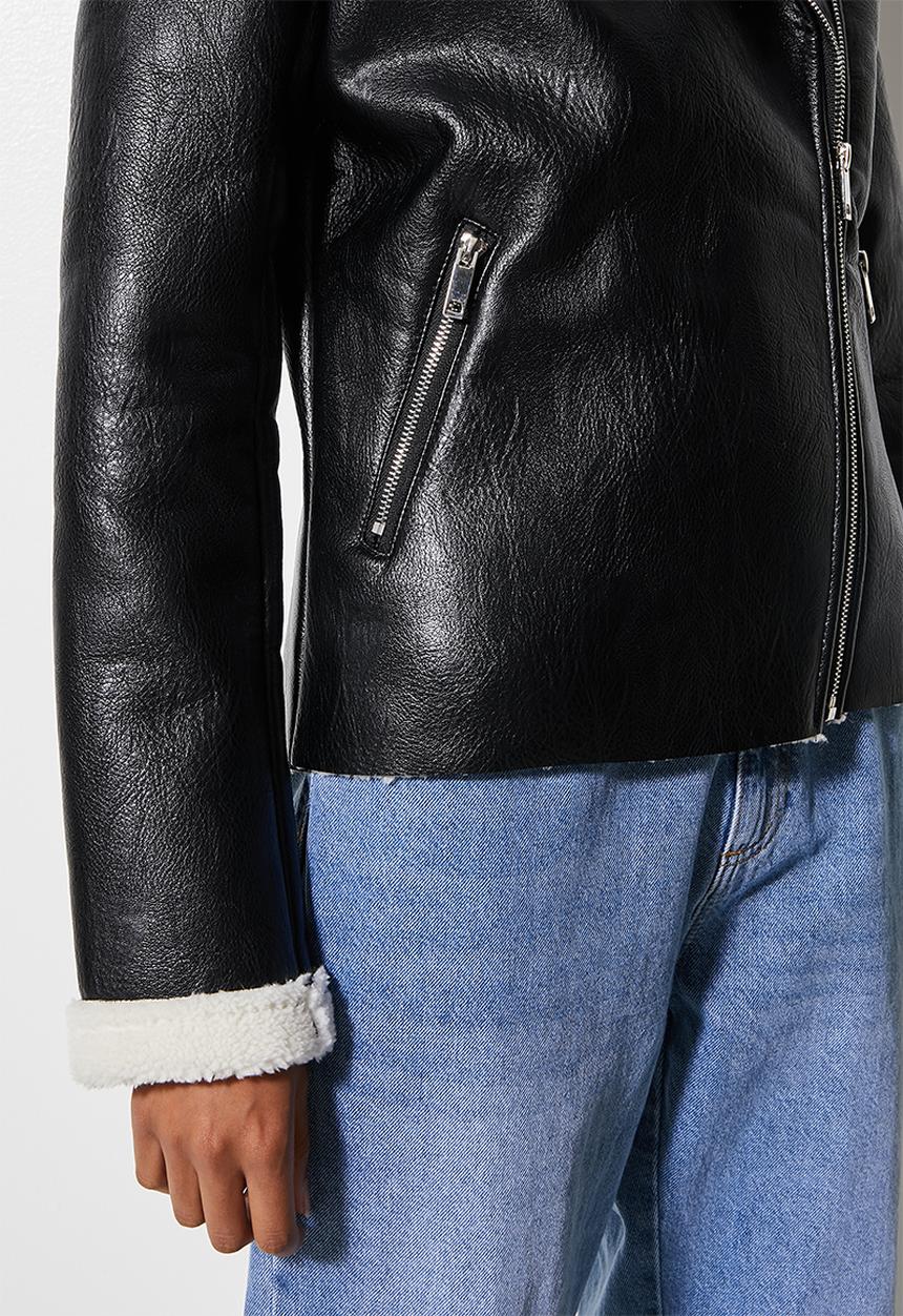 Superbalist - Sherpa biker jacket - black & white 