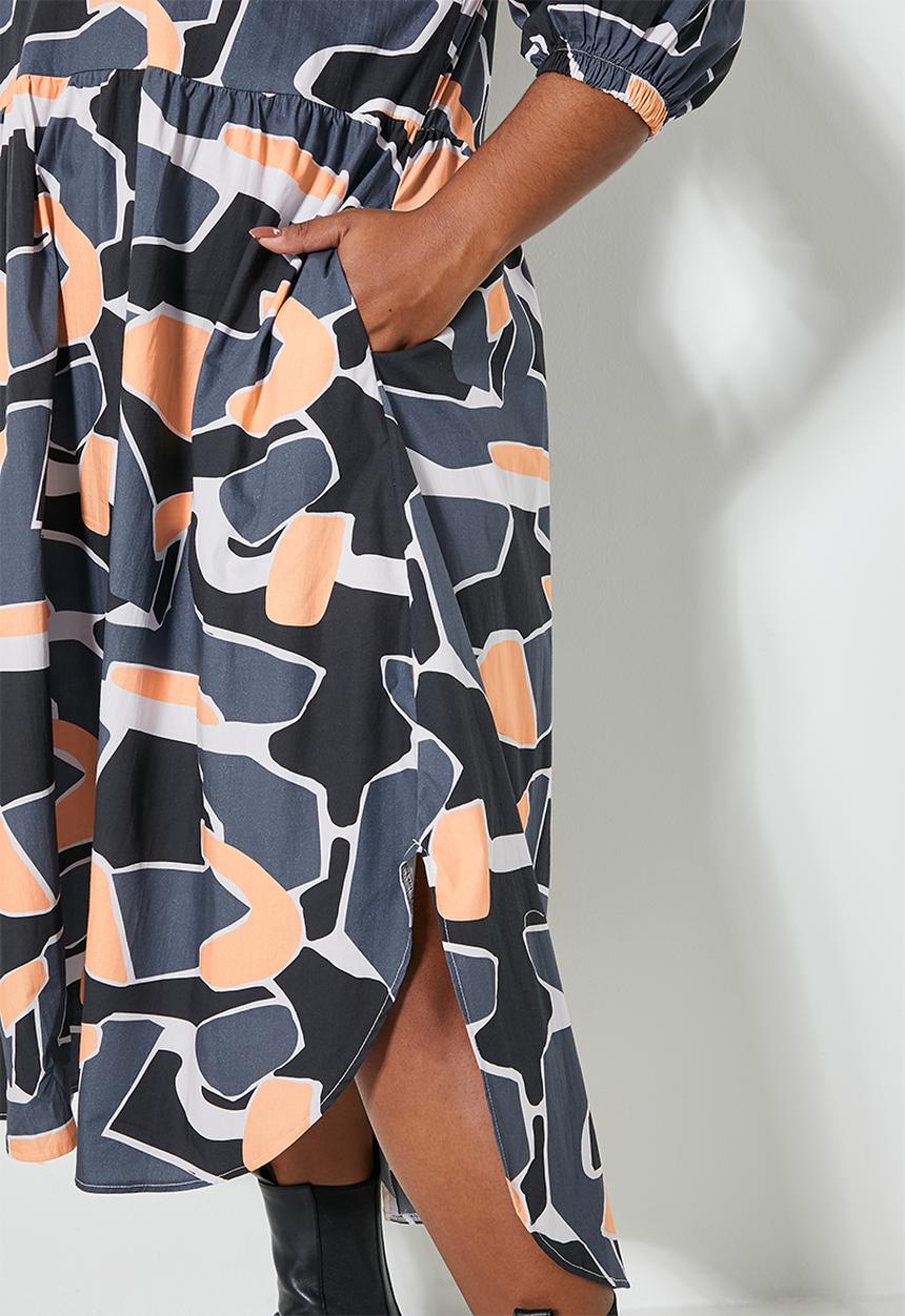 Superbalist - Curved hem babydoll midi dress - art class pop print