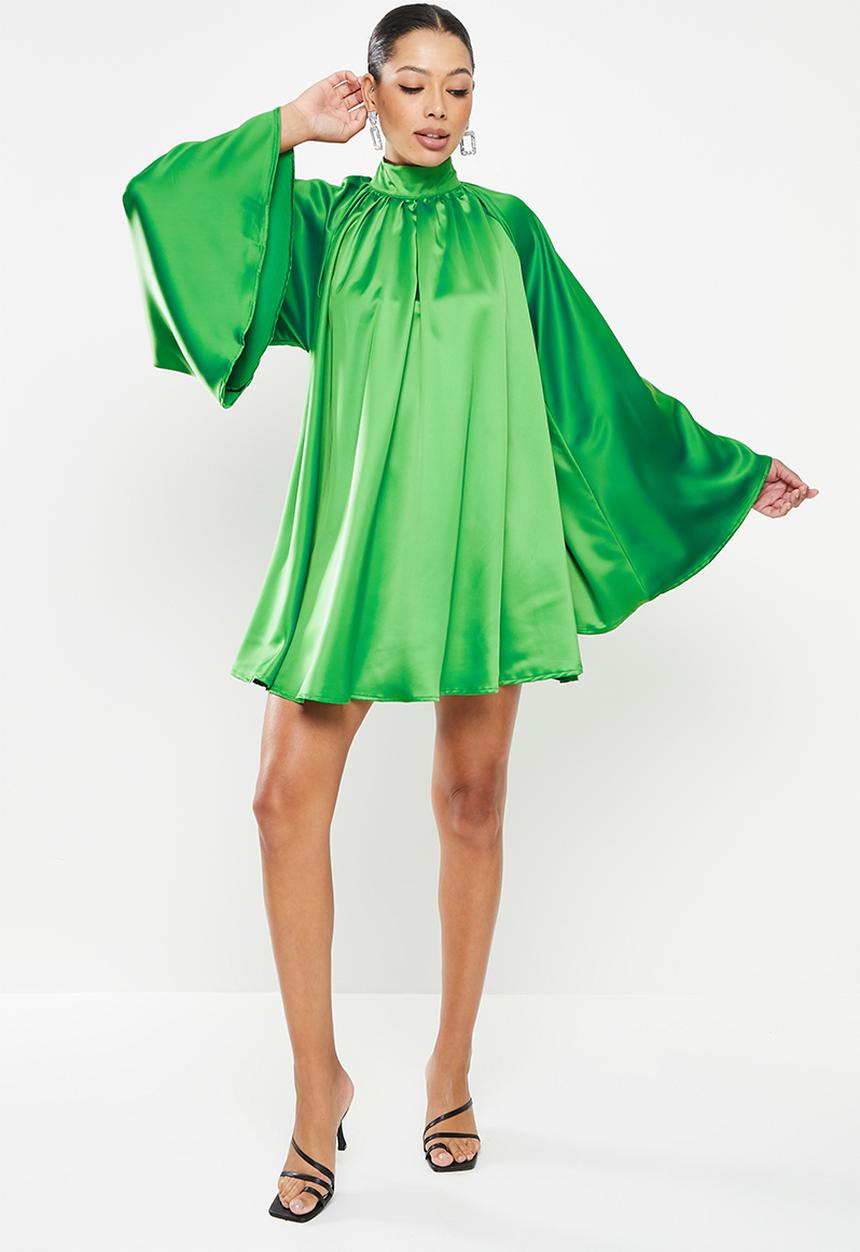 Missguided - Cut out back flare sleeve satin - emerald
