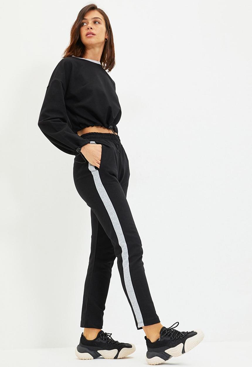 Trendyol - Stripe detailed crop knitted slim tracksuit set - black