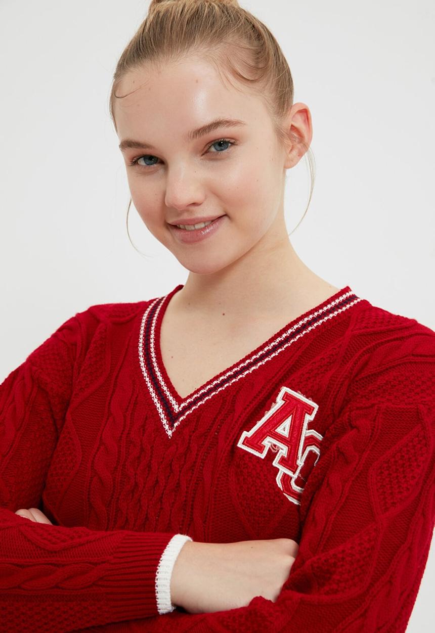 Trendyol - V-neck knitted detailed knitwear sweater - red