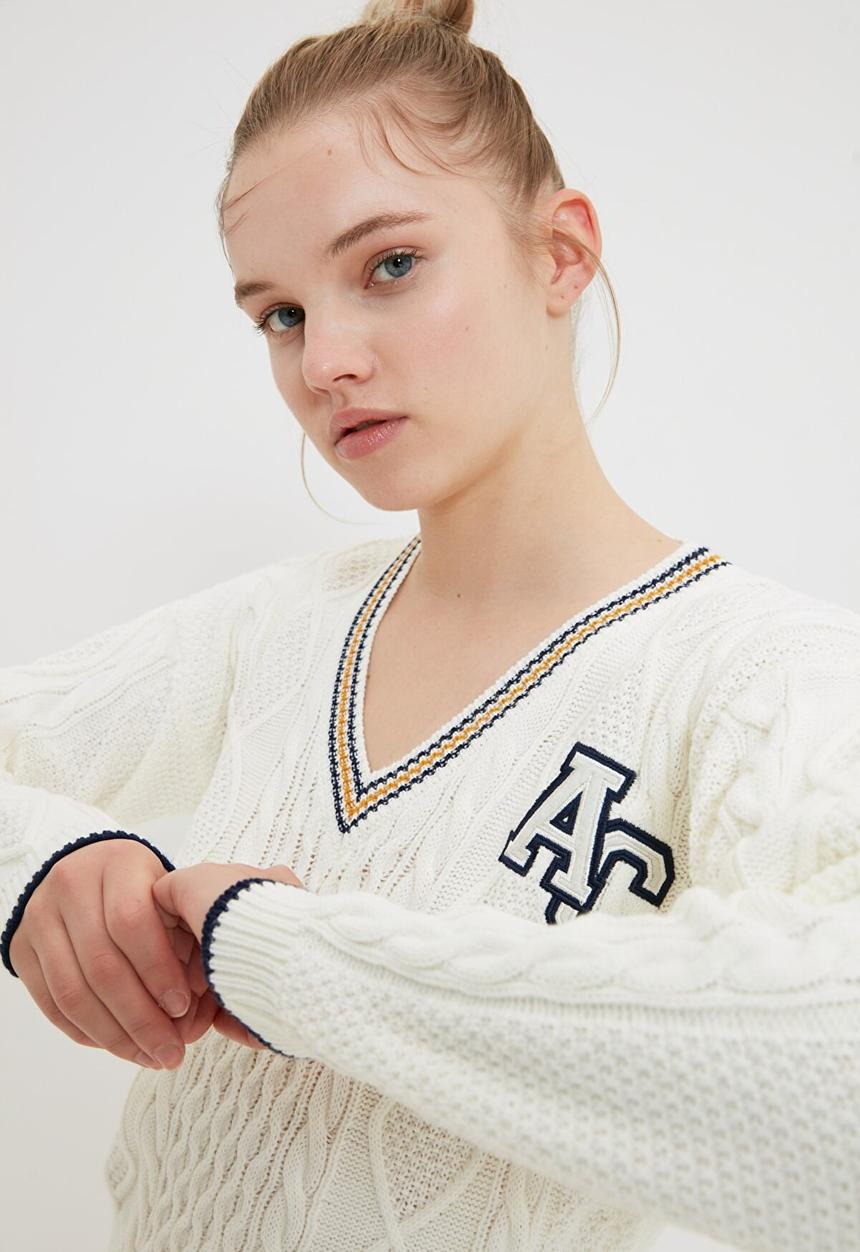 Trendyol - V-neck knit detailed knitwear sweater - ecru