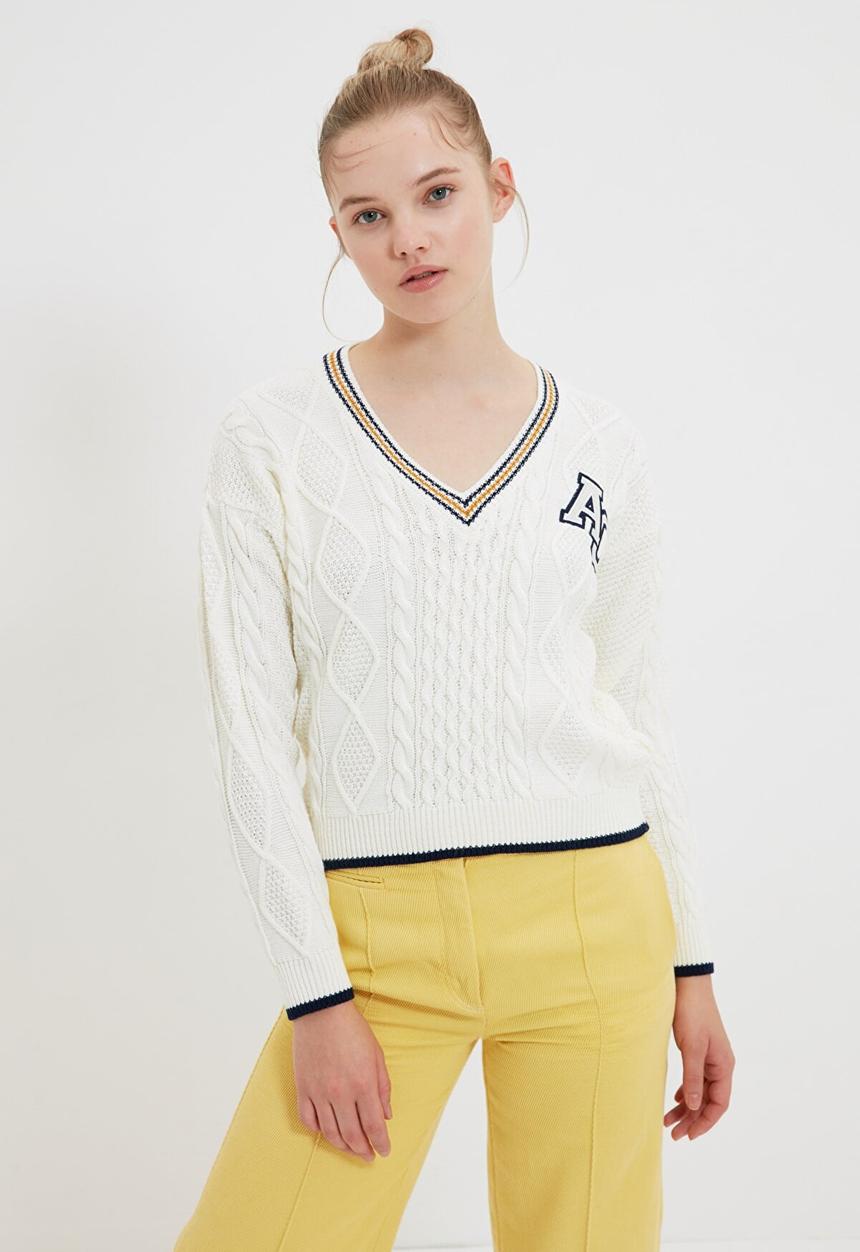 Trendyol - V-neck knit detailed knitwear sweater - ecru