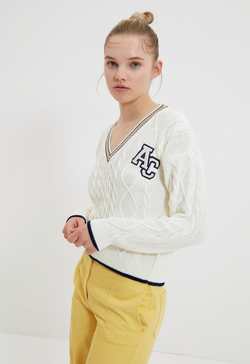 Trendyol - V-neck knit detailed knitwear sweater - ecru